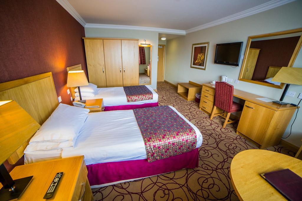 Curran Court Hotel Larne Bagian luar foto